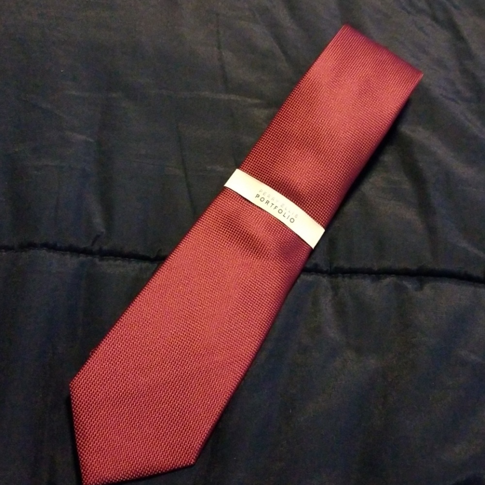 Perry Ellis, Portfolio, Tie